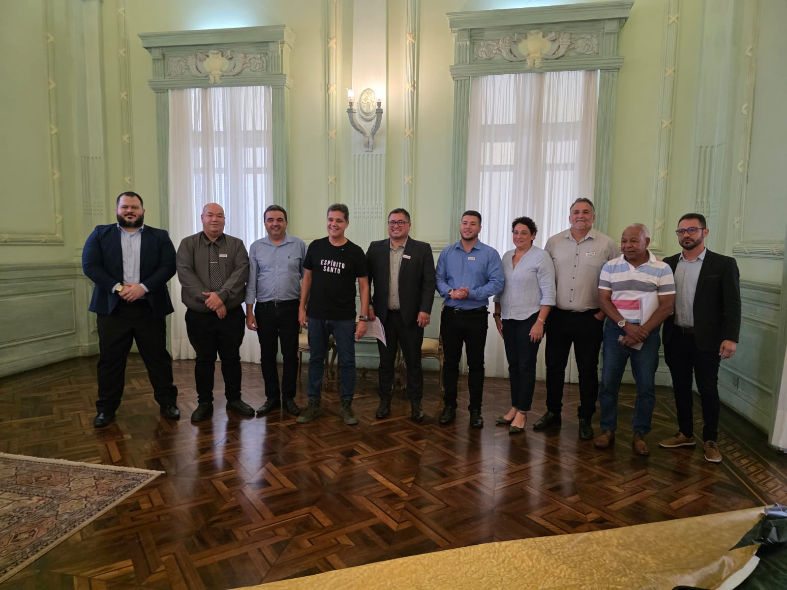 Governador em exercício Ricardo Ferraço recebe diretoria da Ascamves no Palácio Anchieta