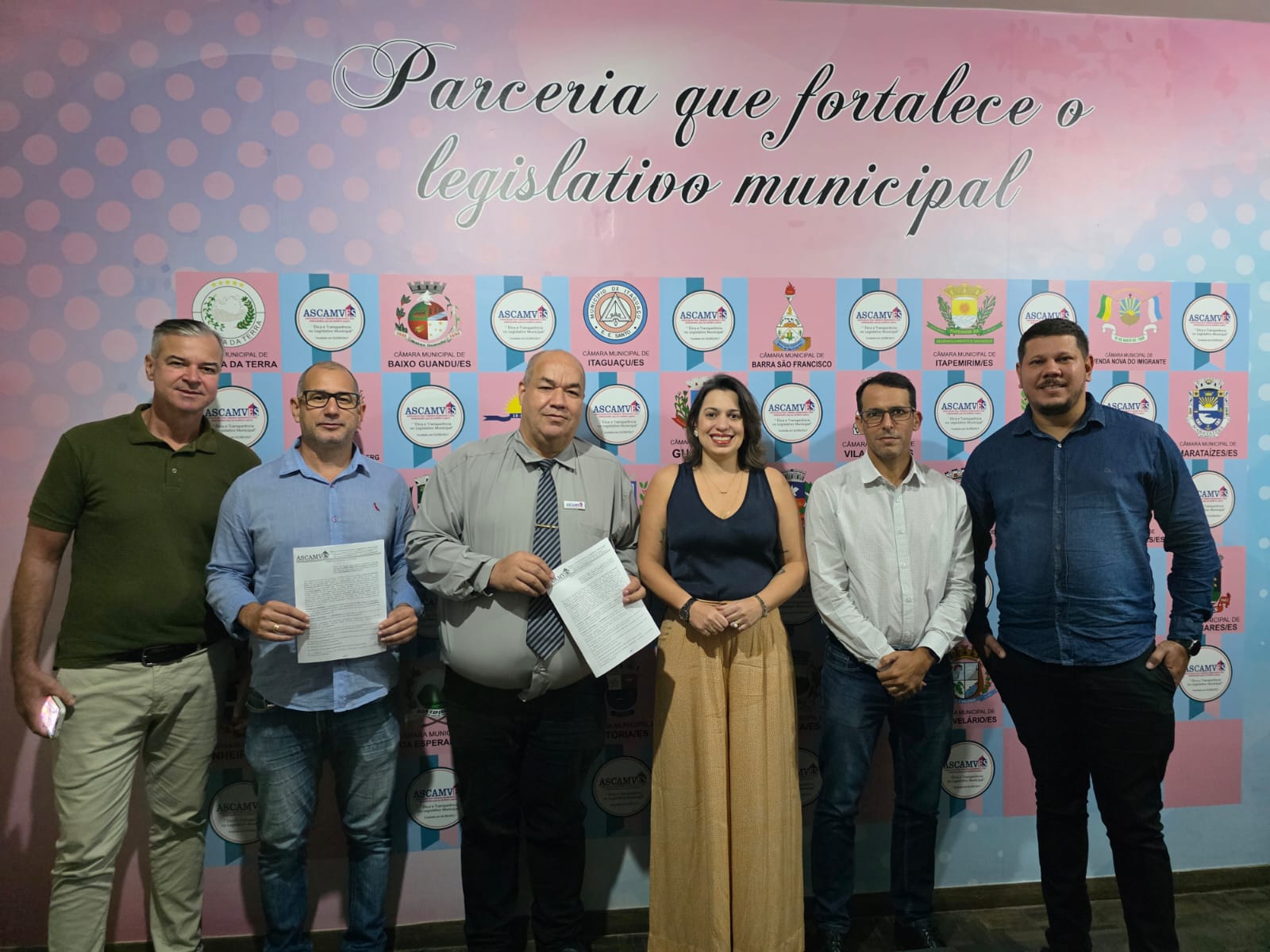 Câmaras Municipais de Ecoporanga e Bom Jesus do Norte formalizam filiação à ASCAMVES em evento com presença da Secretária de Estado de Direitos Humanos